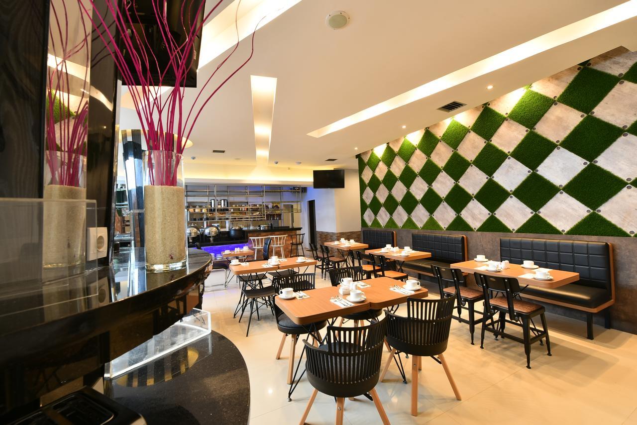 Hotel Midtown Xpress Balikpapan Exteriér fotografie