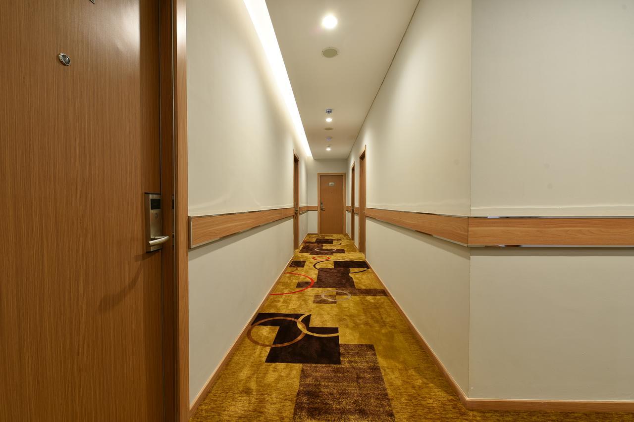 Hotel Midtown Xpress Balikpapan Exteriér fotografie